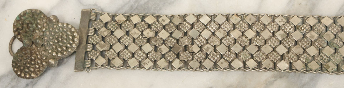 Lot 037 - Vintage Ornate Middle Eastern Metal Belt 