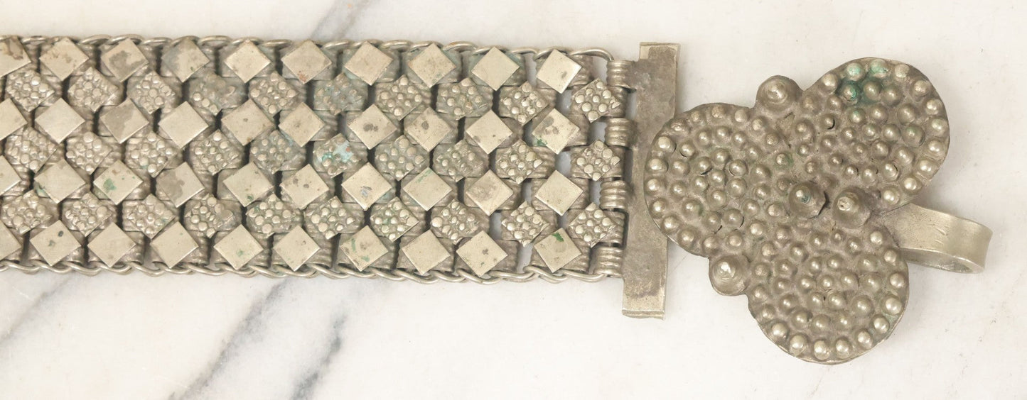 Lot 037 - Vintage Ornate Middle Eastern Metal Belt 