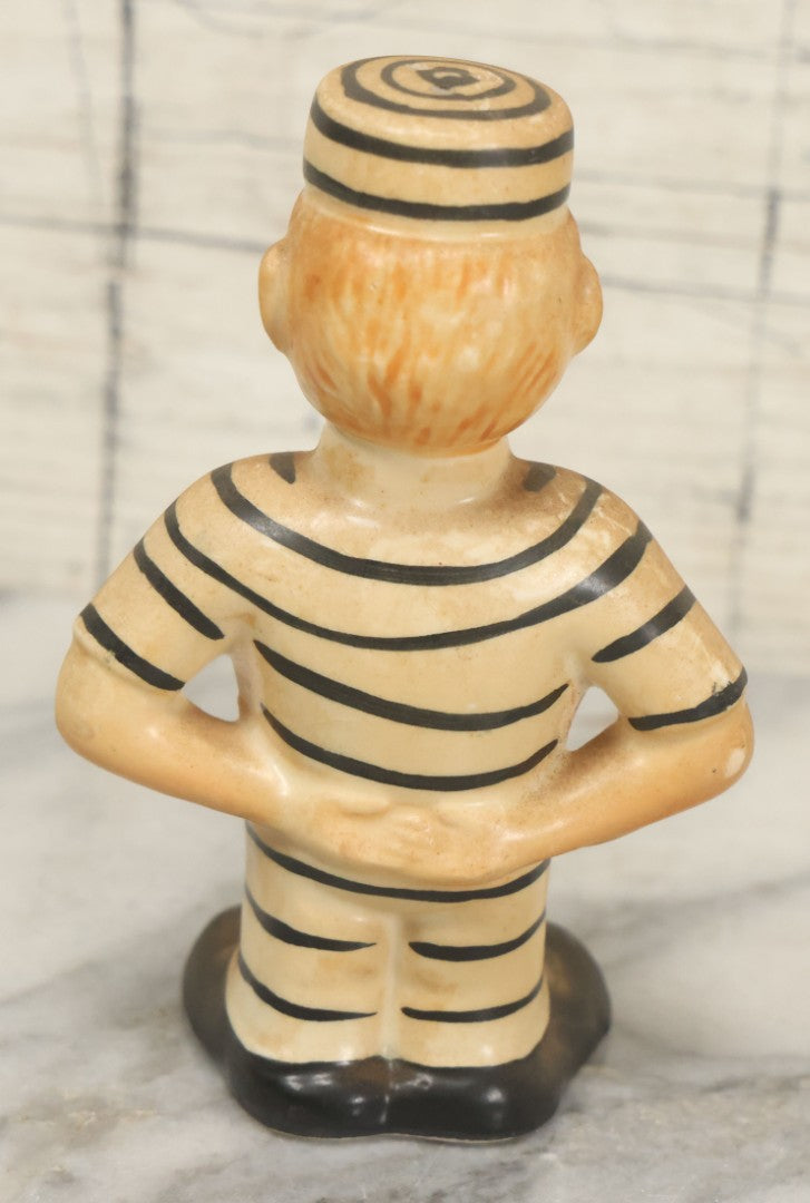 Lot 046 - Pair Of Vintage Alcatraz Prison Prisoners Salt And Pepper Shakers, Made In Japan