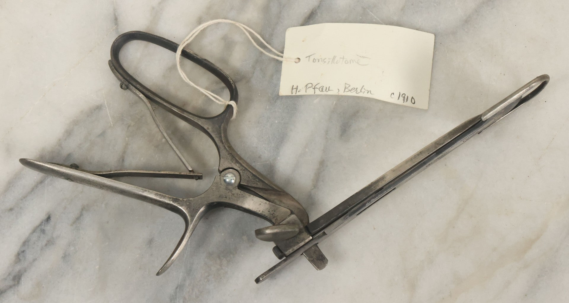 Lot 047 - Antique Tonsillotome, Tonsil Guillotine, Manufactured By H. Pfau, Berlin, Circa 1910
