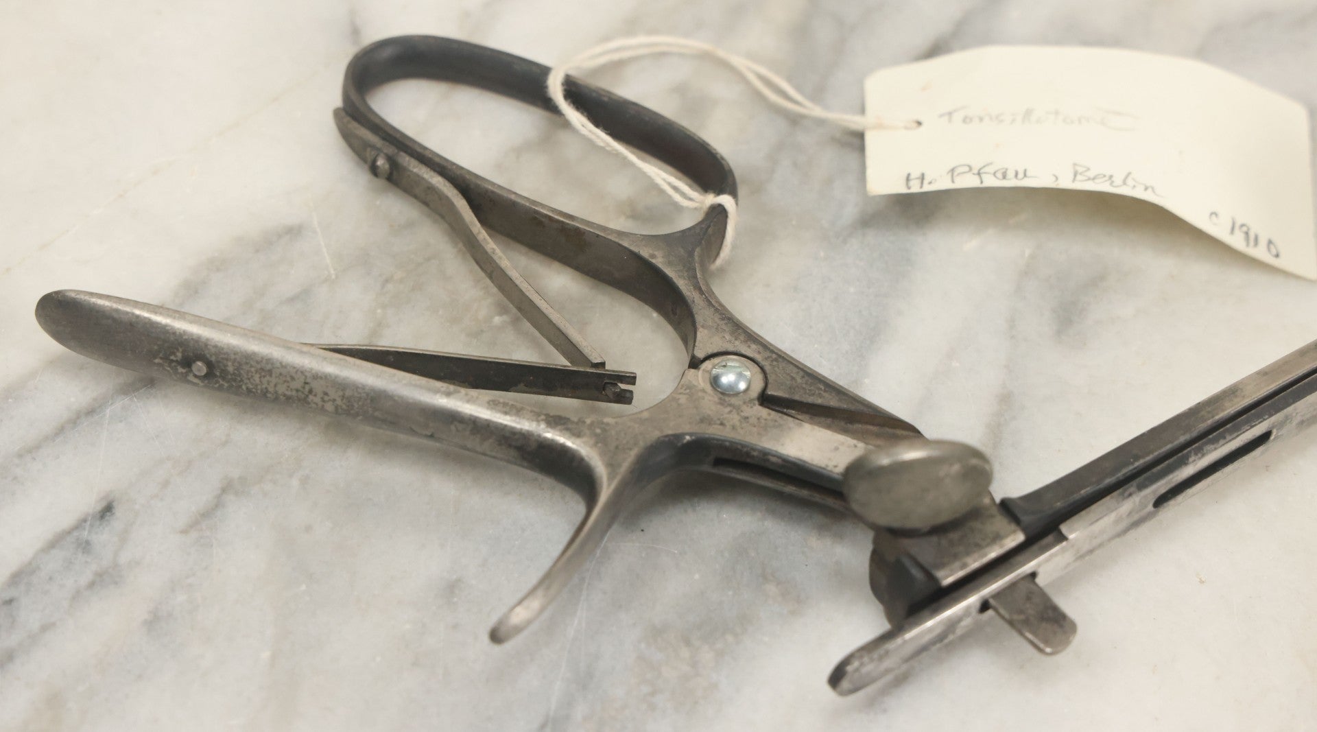 Lot 047 - Antique Tonsillotome, Tonsil Guillotine, Manufactured By H. Pfau, Berlin, Circa 1910