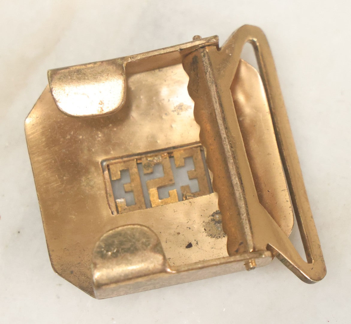 Lot 081 - Pair Of Vintage And Antique Brass Belt Buckles Including "R" And "E.S.E."