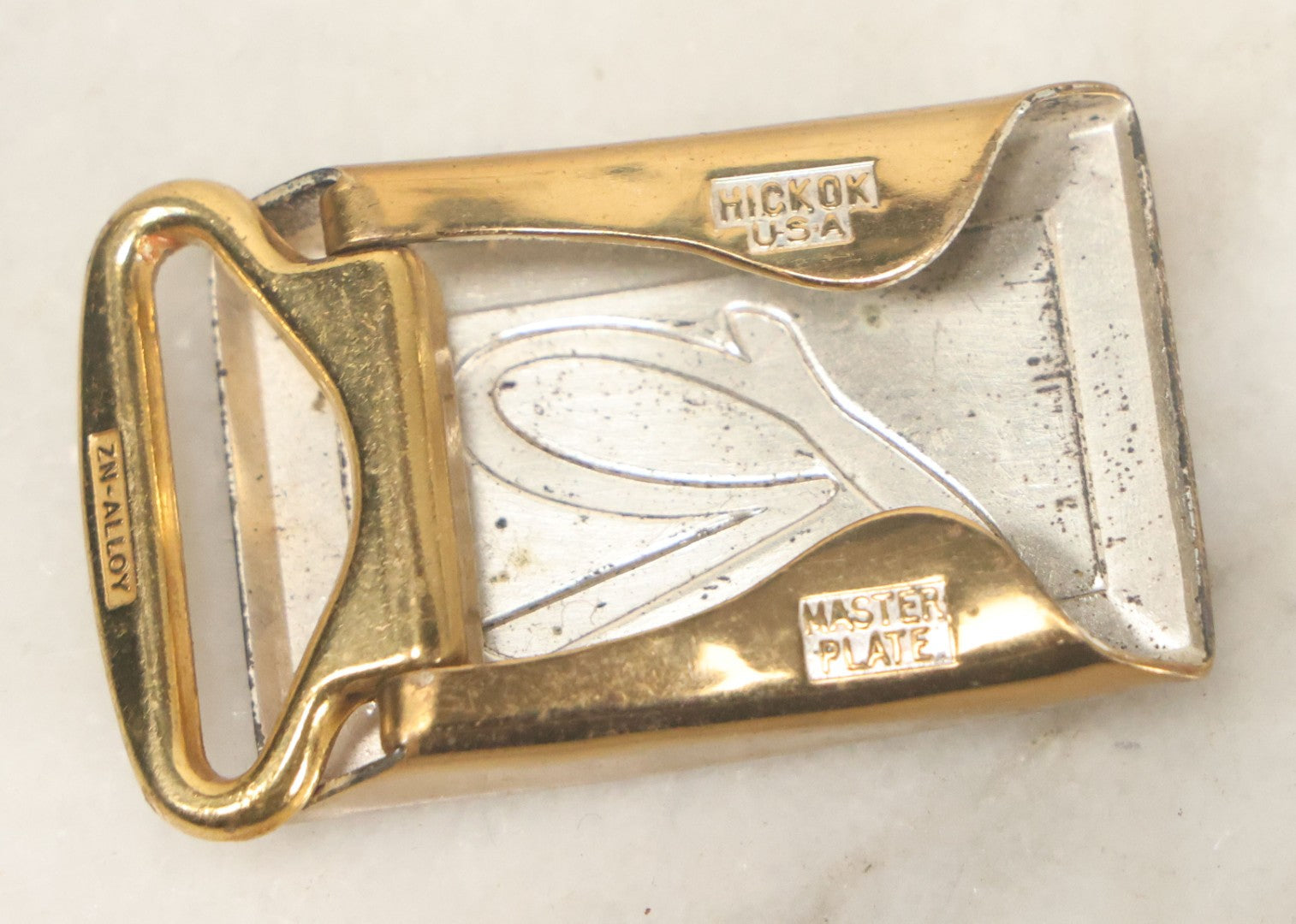 Lot 081 - Pair Of Vintage And Antique Brass Belt Buckles Including "R" And "E.S.E."