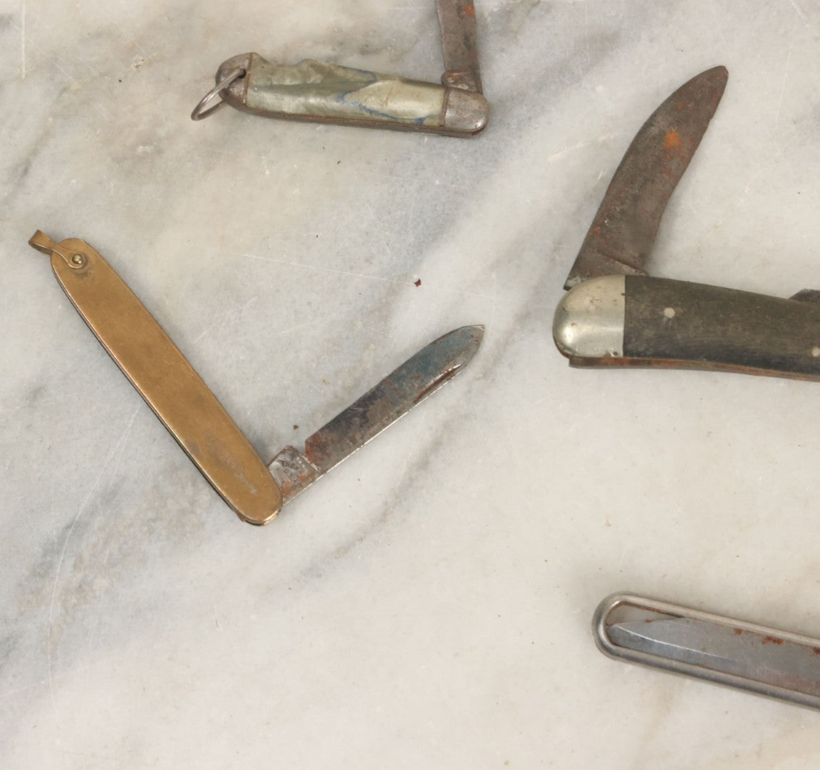 Lot 084 - Grouping Of Ten Vintage Pocket Knives As Found, Varying Condition, Some With Broken Blades