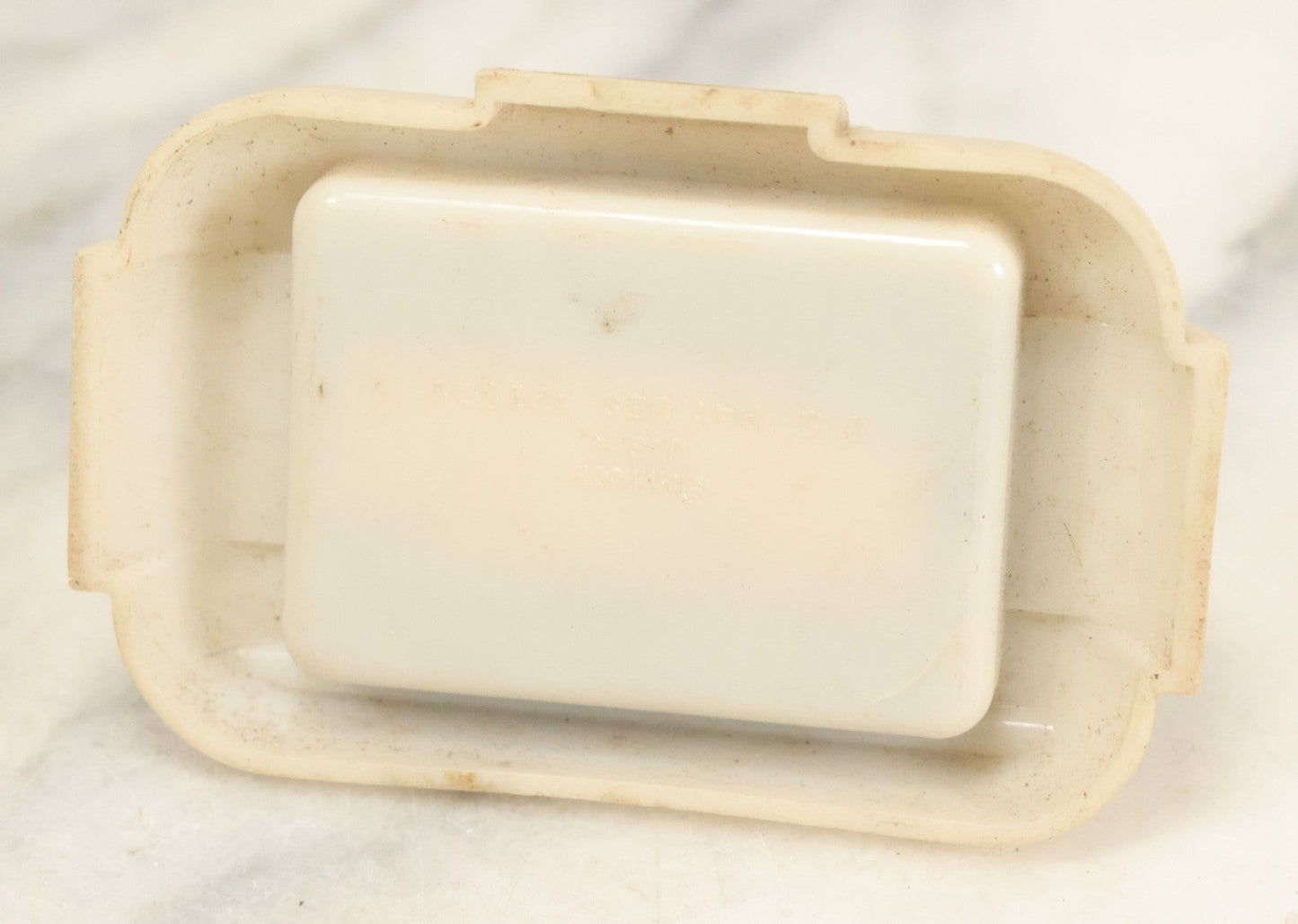 Lot 085 - Vintage Plastic Ring Box, Manufactured By Dennison, U.S.A., Patent No. 121879