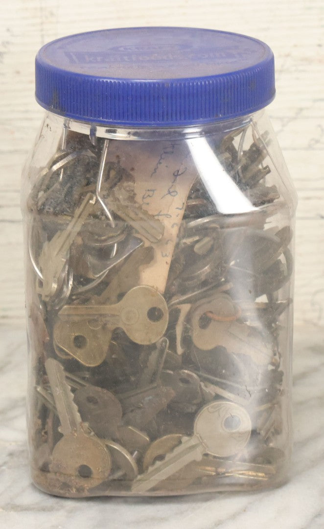 Lot 086 - Jar Lot Of Vintage Keys, As Found