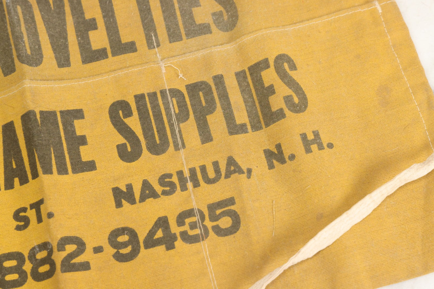 Lot 080 - Vintage Ray's Novelties Bingo And Game Supplies Cashier Salesman's Apron, Nashua, New Hampshire