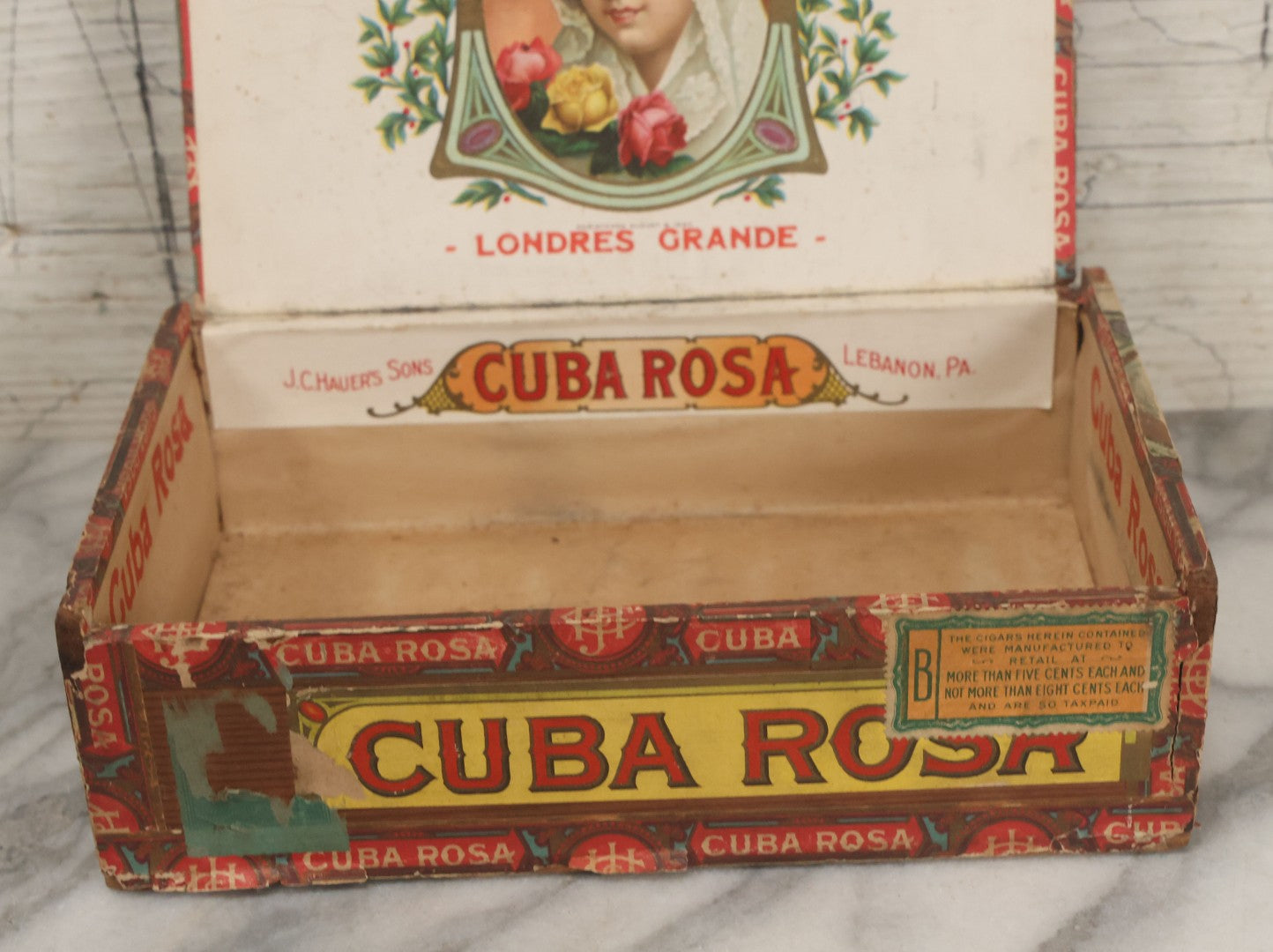 Lot 095 - Antique Wooden Cigar Box With Lithographed Label For Cuba Rosa Londres Grande Cigars, J.C. Hauer's Sons, Manufacturers, Lebanon, Pennsylvania, With Pretty Woman On External And Internal Labels
