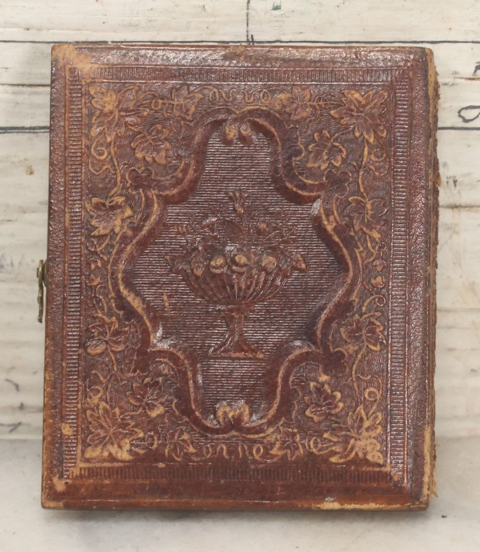 Lot 114 - Antique 1/9th Plate Daguerreotype Photograph Of Folk Art Drawing Of Elderly Woman In White Bonnet, In Half Leatherette Union Case