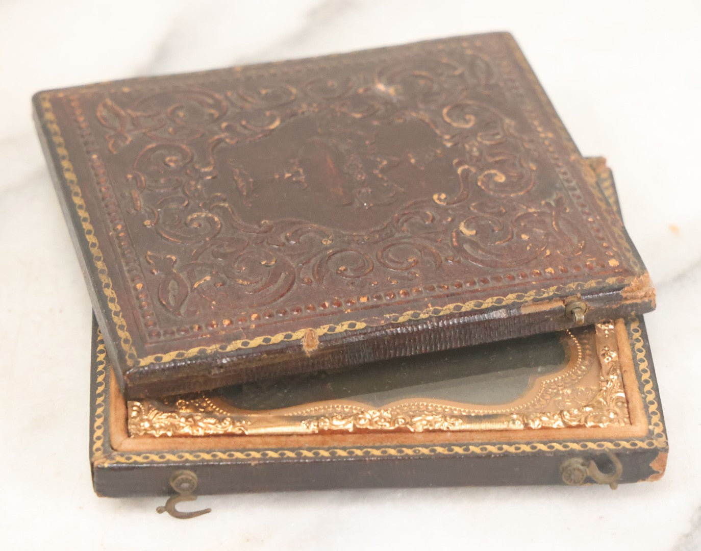 Lot 118 - Antique 1/6th Plate Ambrotype Photograph Of Young Girl In Off-The-Shoulders Dress Holding Period China Doll, Identified As Nettie L. Finch Edmonds, 1847-1936, In Full Split Leatherette Union Case