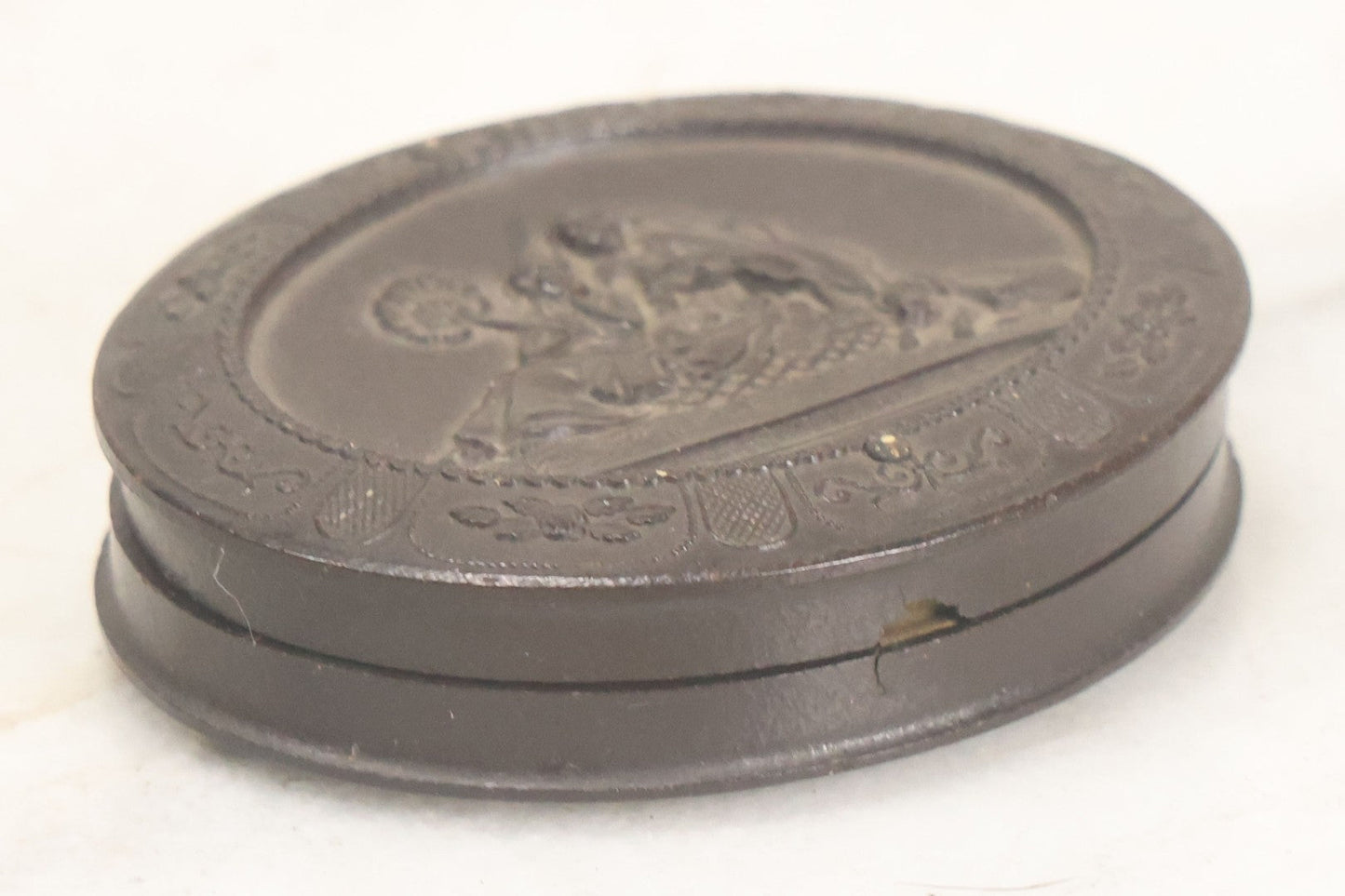 Lot 119 - Antique Color Painting Over Photograph Of Pretty Young Woman With Long Brown Hair, Dangly Earrings, In Figural Oval Thermoplastic Photo Case With Women, Baby And Dog