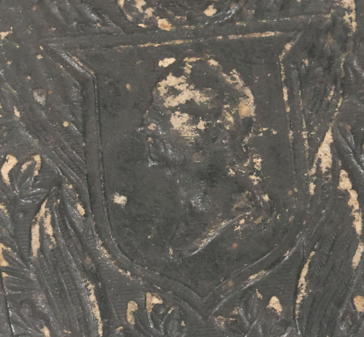 Lot 121 - Antique 1/9th Plate Tintype Photograph Of Pretty Young Girl Wearing Elaborate Scarf In Leatherette Case With George Washington Bust, American Flags, Eagle, And Laurel Crown, Note Heavy Wear And Tear