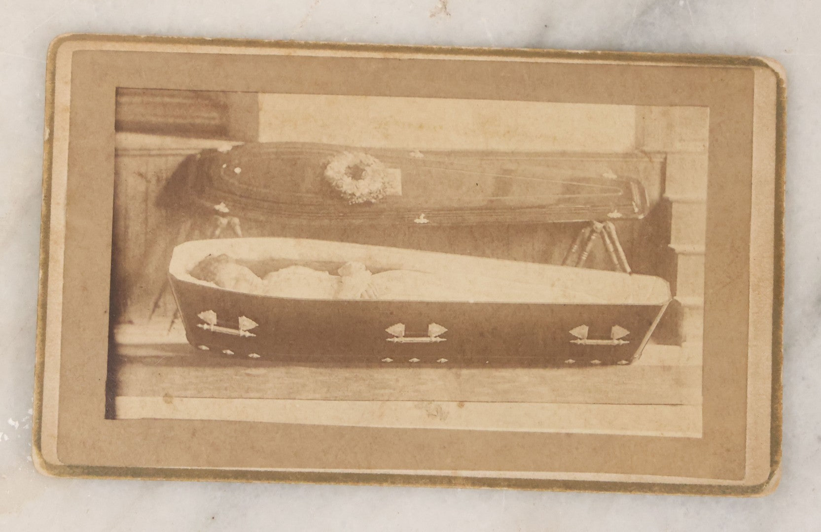 Lot 023 - Antique Carte De Visite C.D.V. Postmortem Photograph Of Woman In Her Coffin, With Full Coffin And Cover On Display With Stands, Wallick, Photographer, Hagerstown, Indiana