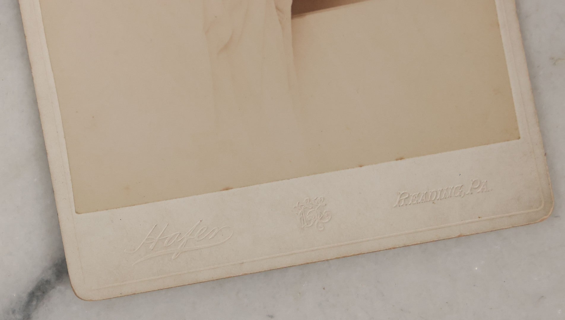 Lot 028 - Antique Cabinet Card Postmortem Photograph Of Baby In White, Laid Out On White Linens, Hafer, Photographer, Reading Pennsylvania