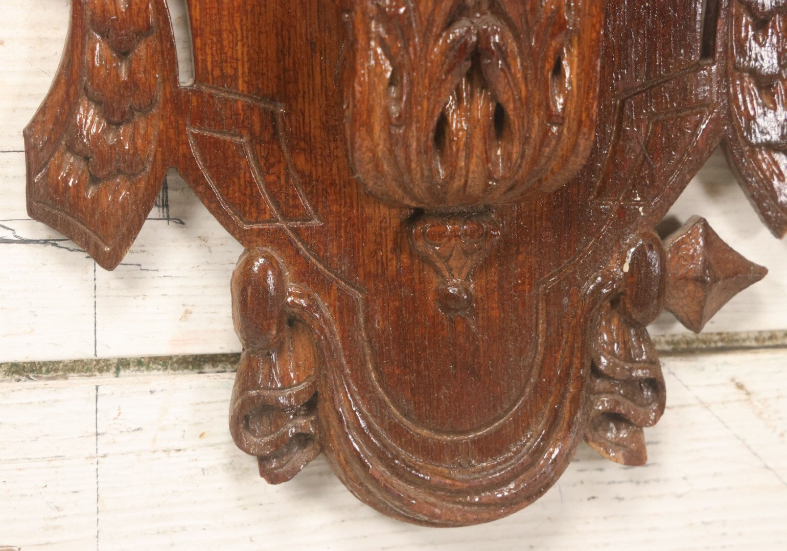 Lot 043 - Antique Hand Carved Black Forest Style Wall Pocket Plaque With Greenman Face Motif, Likely European, Baroque And Rococo Influenced Design, 8-3/4" x 11-7/8"