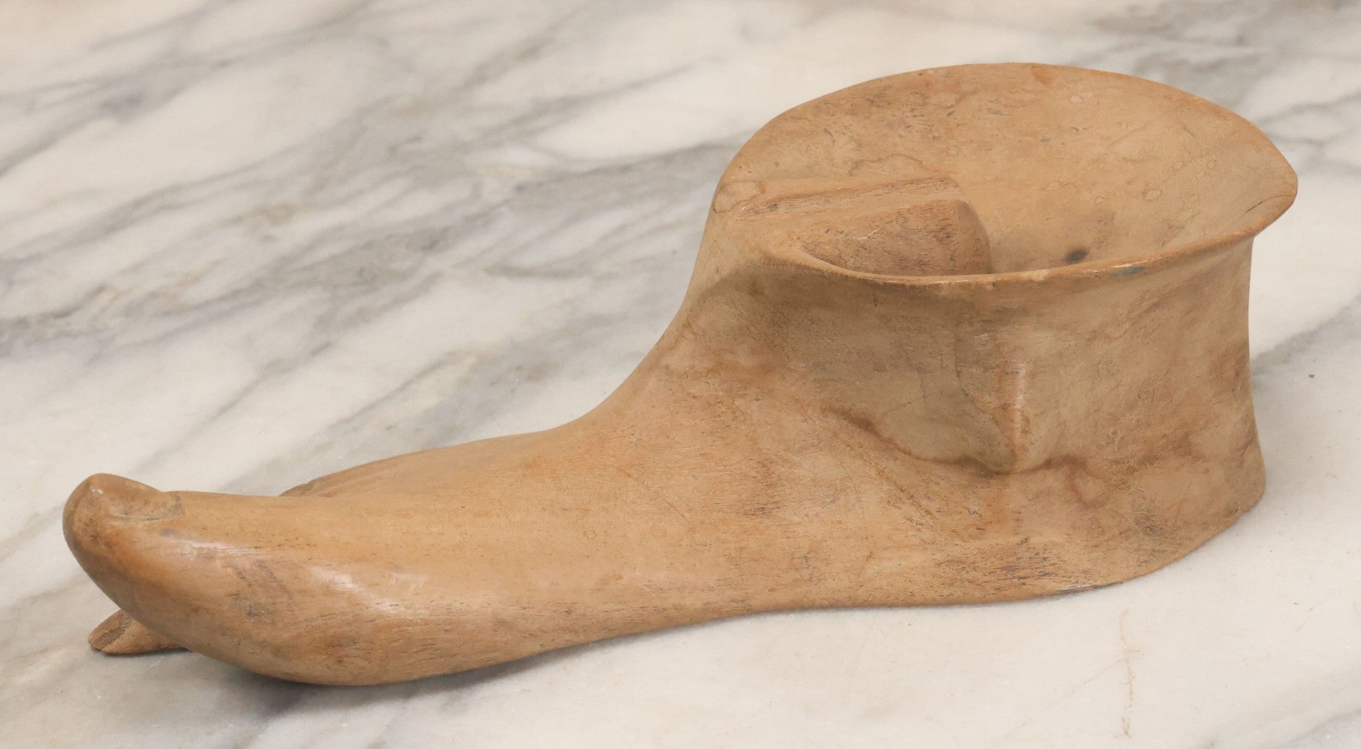 Lot 045 - Vintage Folk Art Carved Wooden Foot Single Cigarette Ashtray