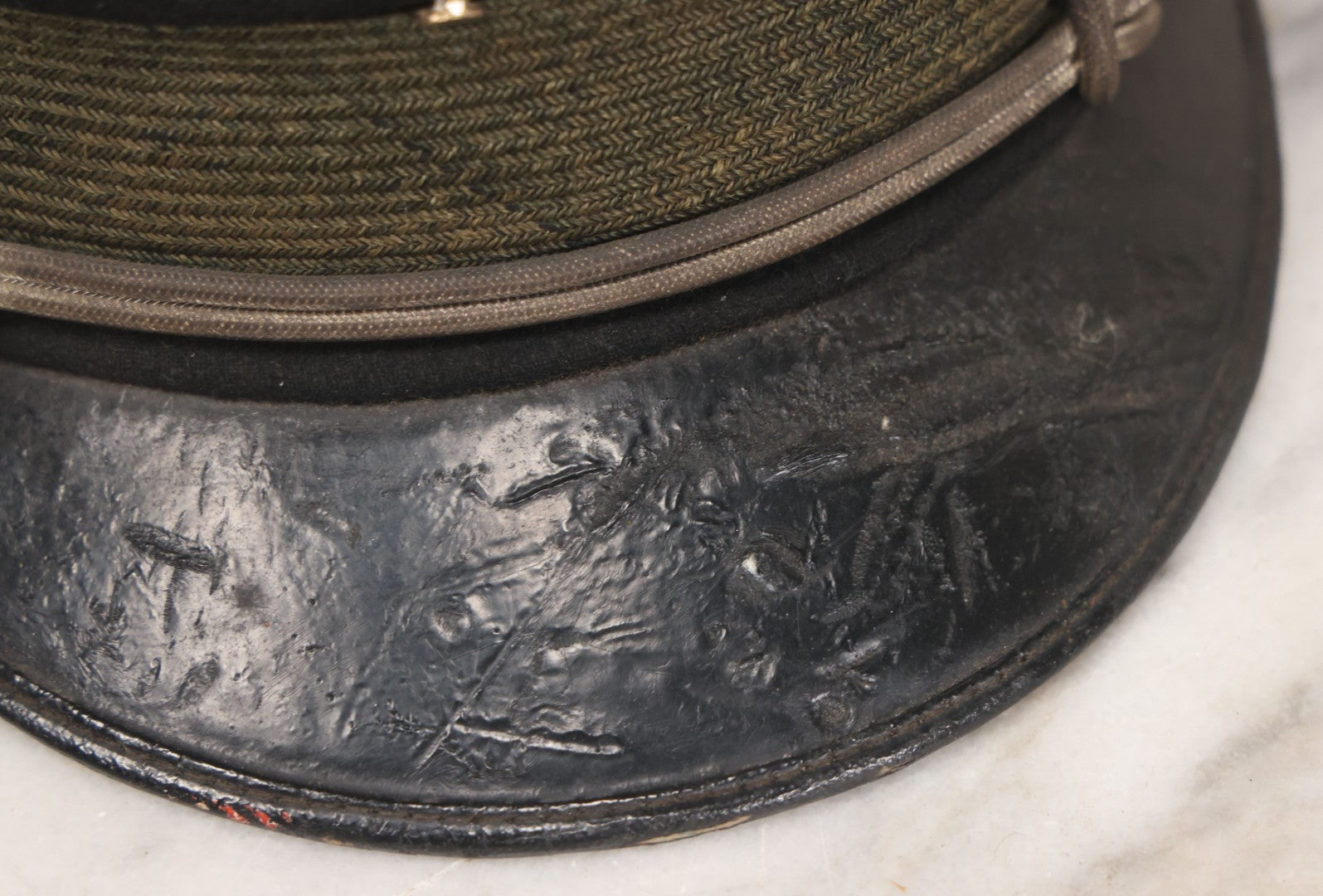 Lot 005 - Antique Odd Fellows I.O.O.F. Cap With Three Links Pin And Buttons, Lodge No. 110 Size 6-7/8, Manufactured By The Boston Regalia Co., Boston, Massachusetts