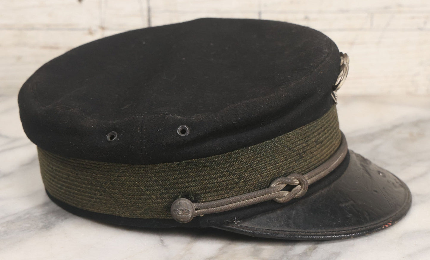 Lot 005 - Antique Odd Fellows I.O.O.F. Cap With Three Links Pin And Buttons, Lodge No. 110 Size 6-7/8, Manufactured By The Boston Regalia Co., Boston, Massachusetts