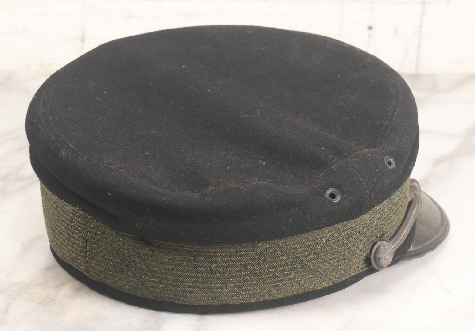 Lot 005 - Antique Odd Fellows I.O.O.F. Cap With Three Links Pin And Buttons, Lodge No. 110 Size 6-7/8, Manufactured By The Boston Regalia Co., Boston, Massachusetts