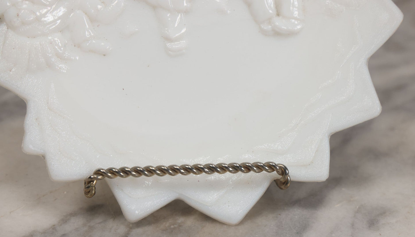 Lot 036 - Antique Westmoreland Milk Glass Character Plate With Three Anthropomorphic Bears Reading Book