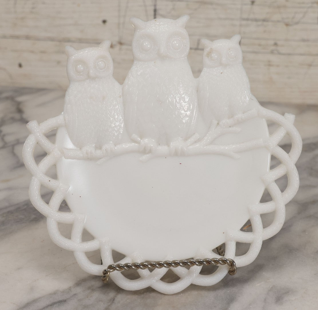 Lot 037 - Antique Westmoreland Milk Glass Character Plate With Three Owls, Marked Patented July 2, 1901