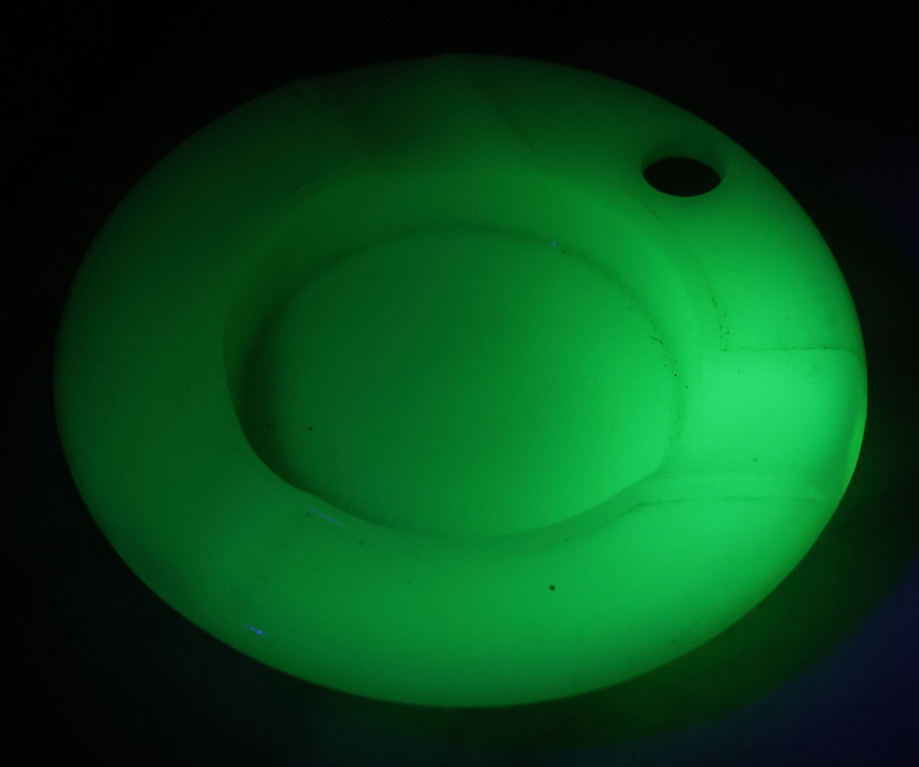Lot 045 - Vintage Uranium Slag Glass Circle Cigarette Ashtray, Glows Under Blacklight