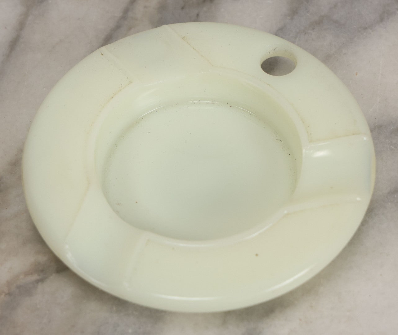 Lot 045 - Vintage Uranium Slag Glass Circle Cigarette Ashtray, Glows Under Blacklight