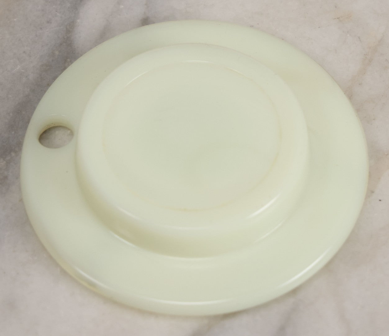 Lot 045 - Vintage Uranium Slag Glass Circle Cigarette Ashtray, Glows Under Blacklight