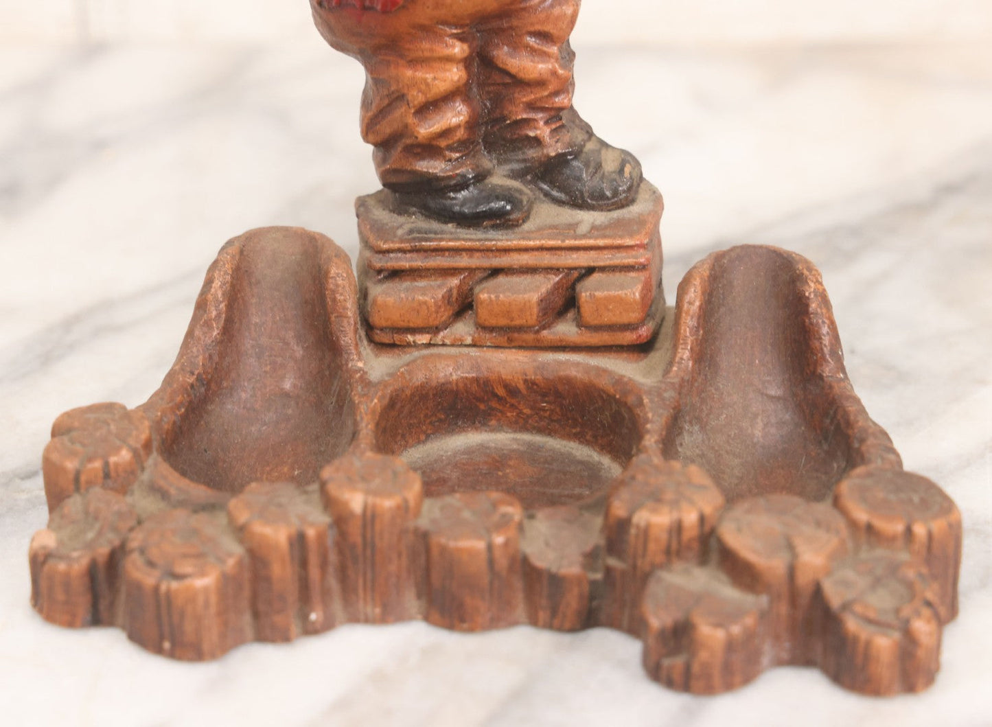 Lot 050 - Vintage Molded Wood Pulp Pipe Stand With Grinning Hobo Holding Stick And Bindle