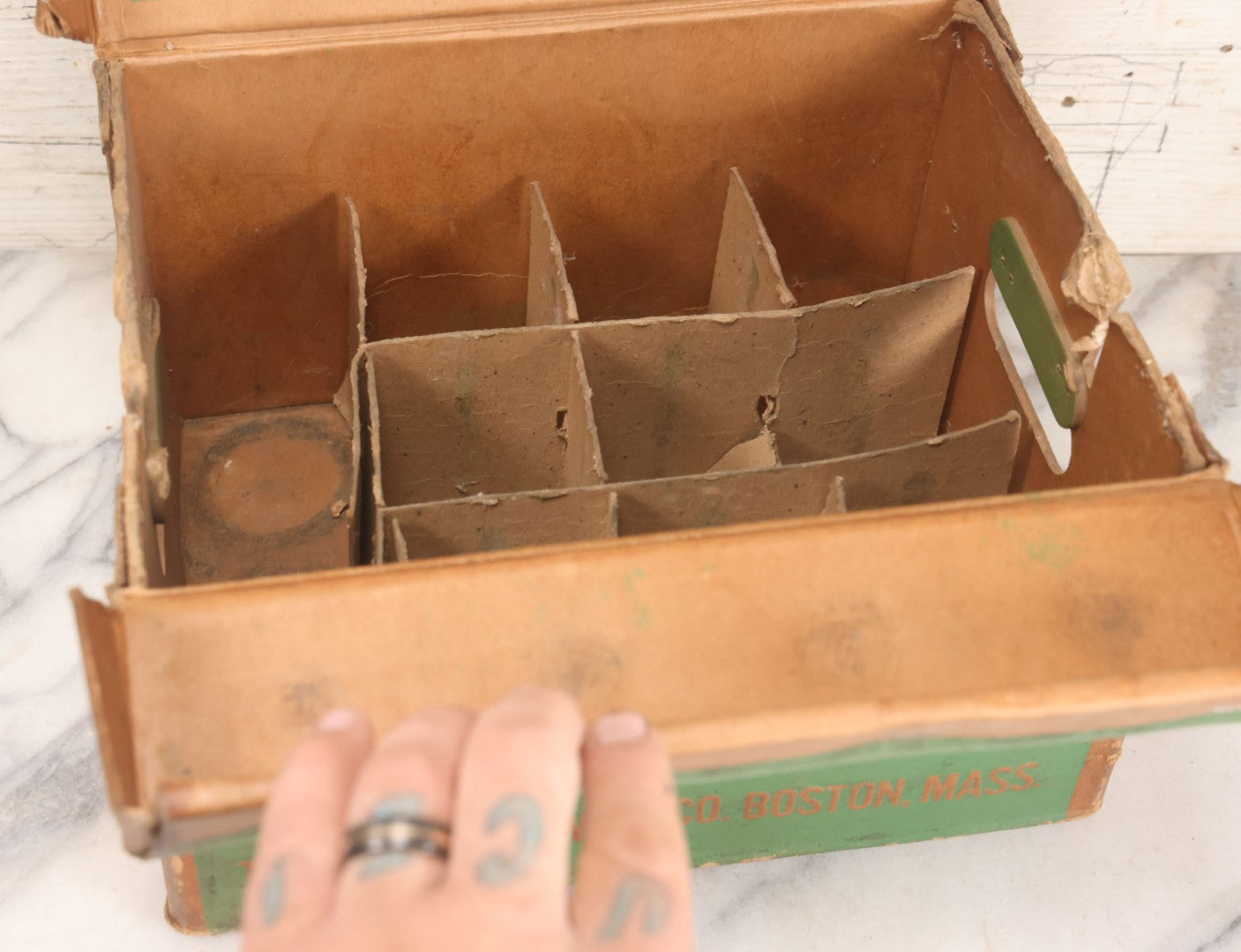 Lot 056 - Vintage Cardboard Beer Box For Croft Ale, "Croft Caddy" Twelve Pack, "The Ale That's Aged", The Croft Brewing Co., Boston, Massachusetts