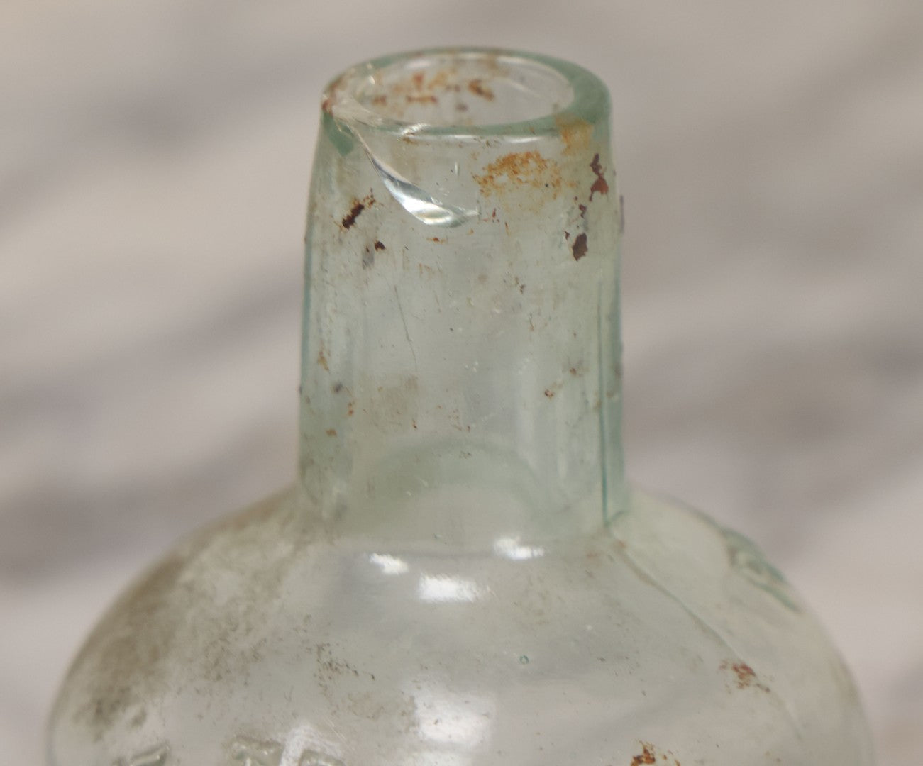 Lot 059 - Pair Of Antique Glass Objects, Including The Trilby Night Lamp And Sanford's Fountain Pen Inks Glass Inkwell