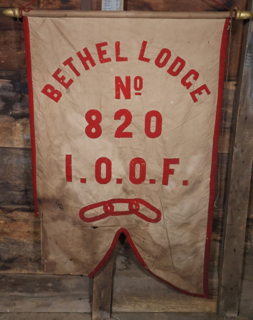 Lot 001 - Antique Odd Fellows I.O.O.F. Bethel Lodge No. 820, Pennsylvania, Hand Stitched Double Sided Banner With Three Links Symbol, Note Heavy Wear