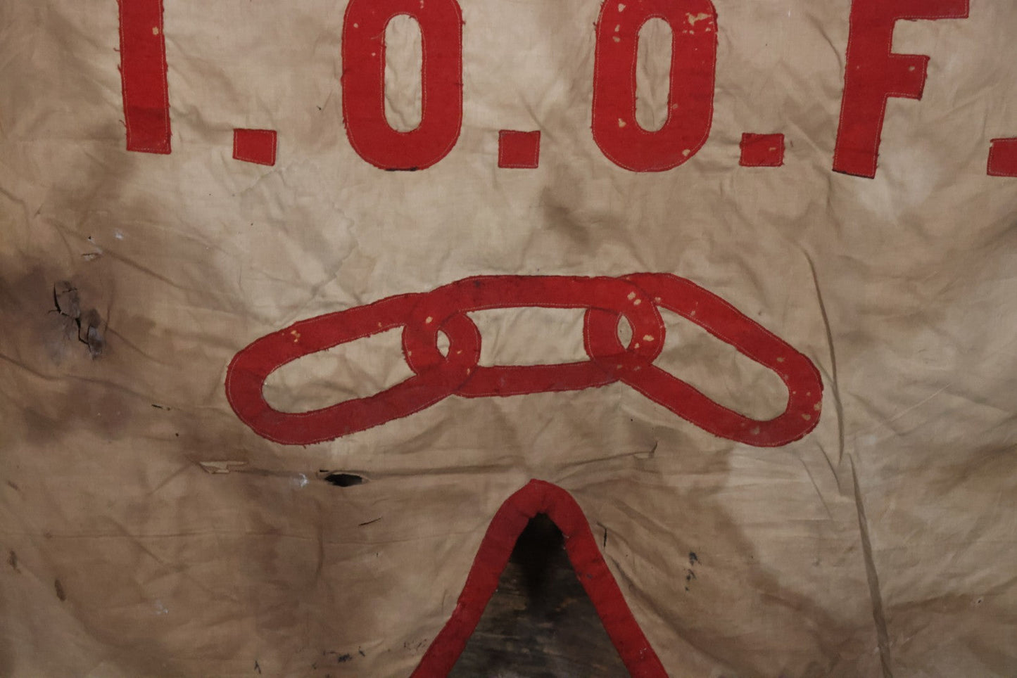 Lot 001 - Antique Odd Fellows I.O.O.F. Bethel Lodge No. 820, Pennsylvania, Hand Stitched Double Sided Banner With Three Links Symbol, Note Heavy Wear