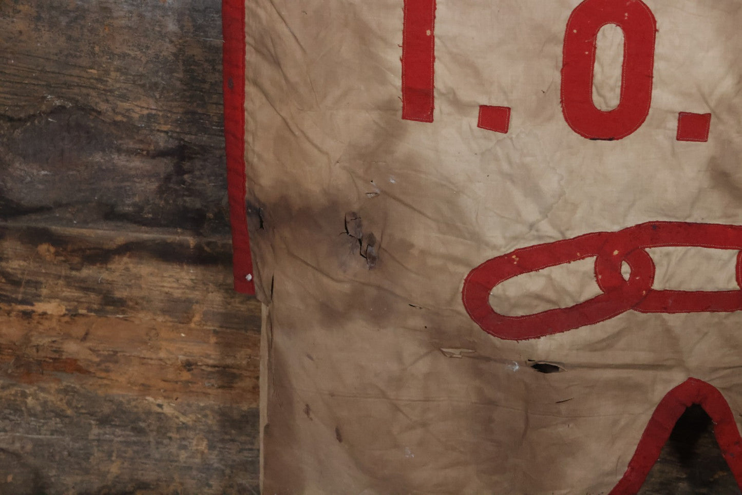 Lot 001 - Antique Odd Fellows I.O.O.F. Bethel Lodge No. 820, Pennsylvania, Hand Stitched Double Sided Banner With Three Links Symbol, Note Heavy Wear