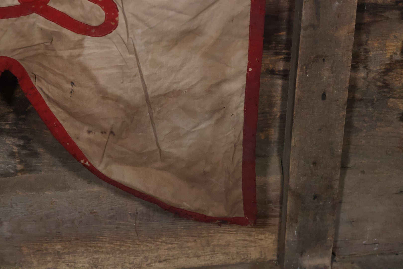 Lot 001 - Antique Odd Fellows I.O.O.F. Bethel Lodge No. 820, Pennsylvania, Hand Stitched Double Sided Banner With Three Links Symbol, Note Heavy Wear