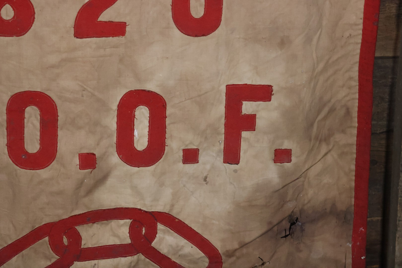 Lot 001 - Antique Odd Fellows I.O.O.F. Bethel Lodge No. 820, Pennsylvania, Hand Stitched Double Sided Banner With Three Links Symbol, Note Heavy Wear