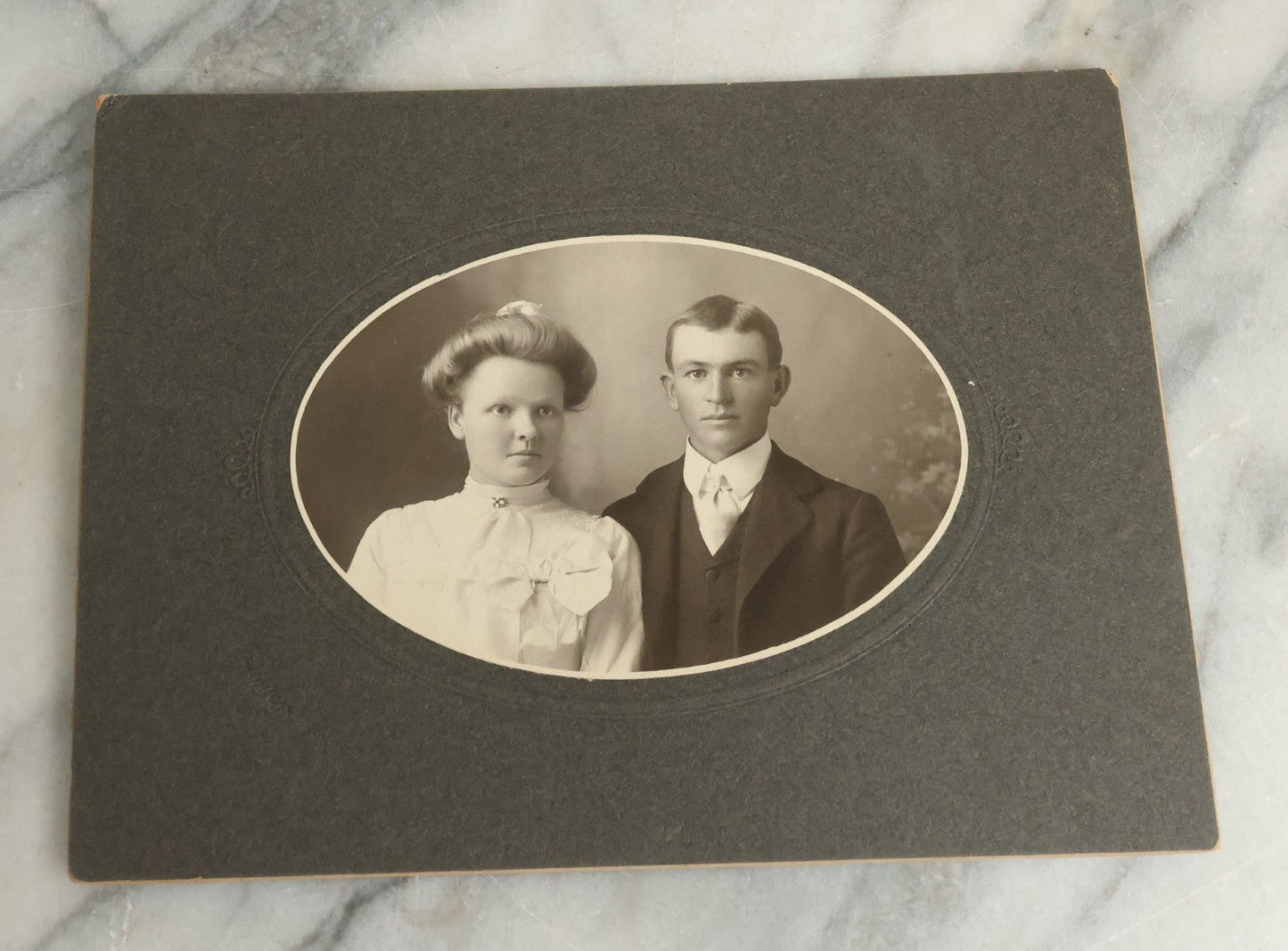 Lot 114 - Grouping Of Five Antique Cabinet Card And Boarded Photographs Of Men And Women Including Photos From Missouri, Massachusetts, And Iowa