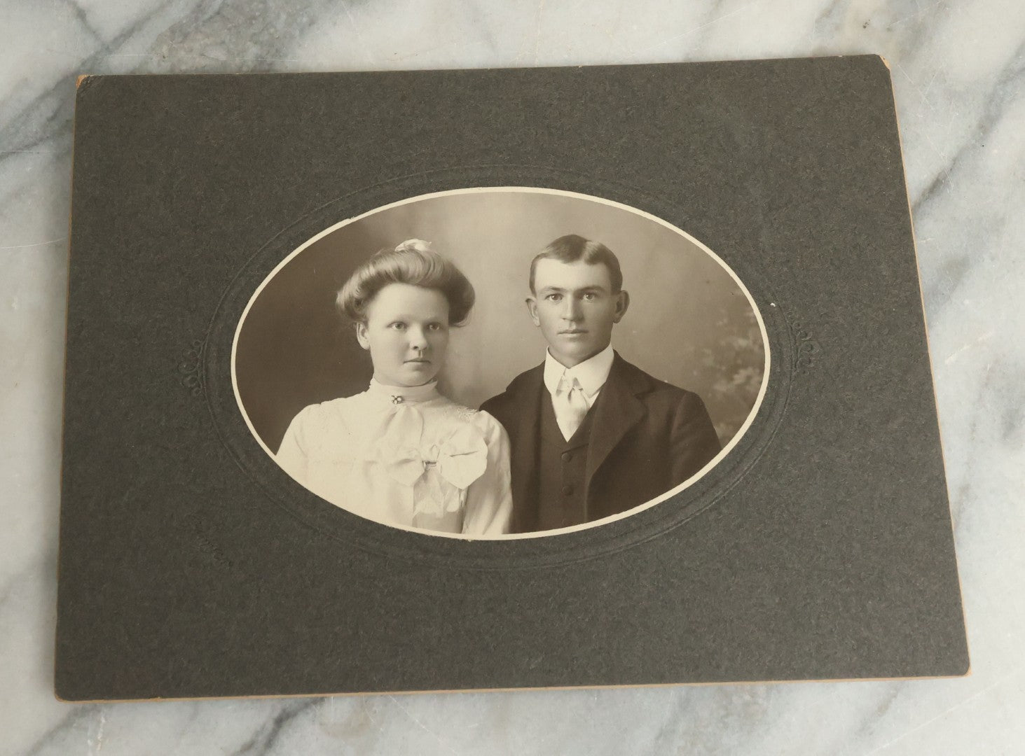 Lot 114 - Grouping Of Five Antique Cabinet Card And Boarded Photographs Of Men And Women Including Photos From Missouri, Massachusetts, And Iowa