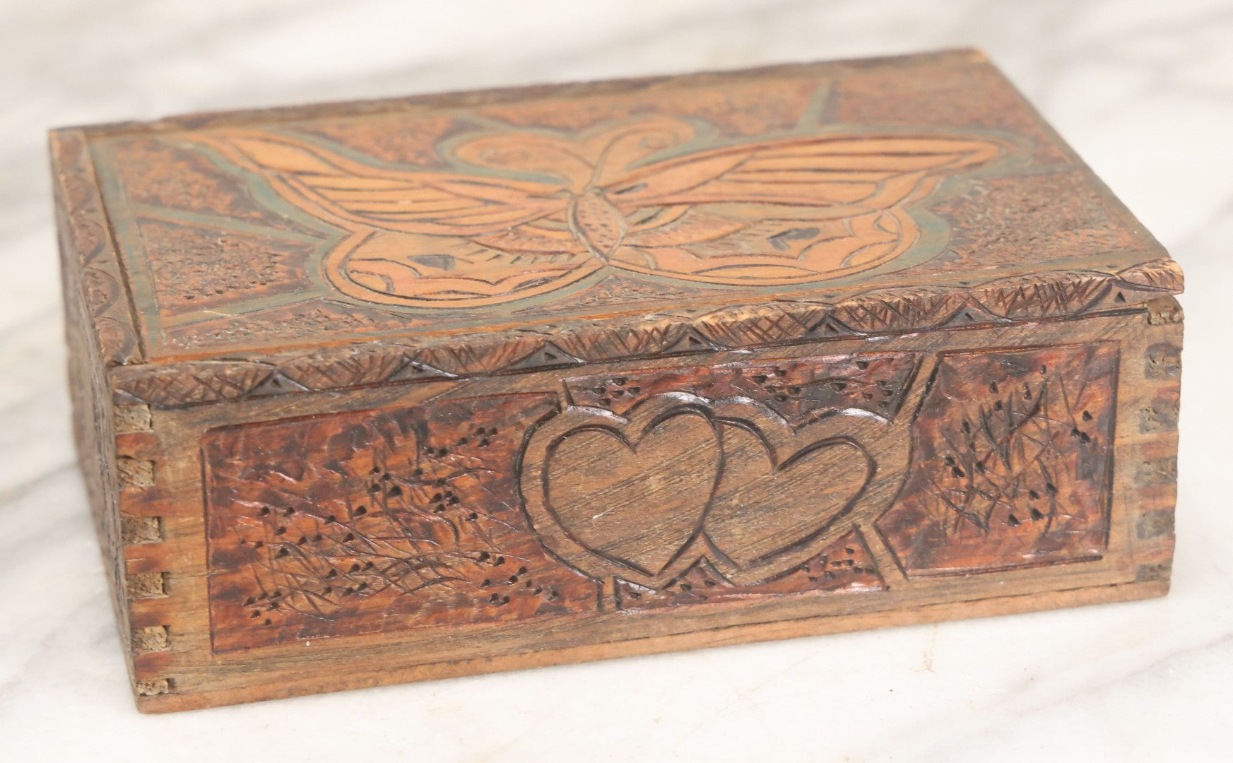 Lot 026 - Antique Art Nouveau Flemish Art Pyrography Wood Burned Trinket Box With Butterfly Decorated Lid And Hearts Around Side With Green And Red Coloring