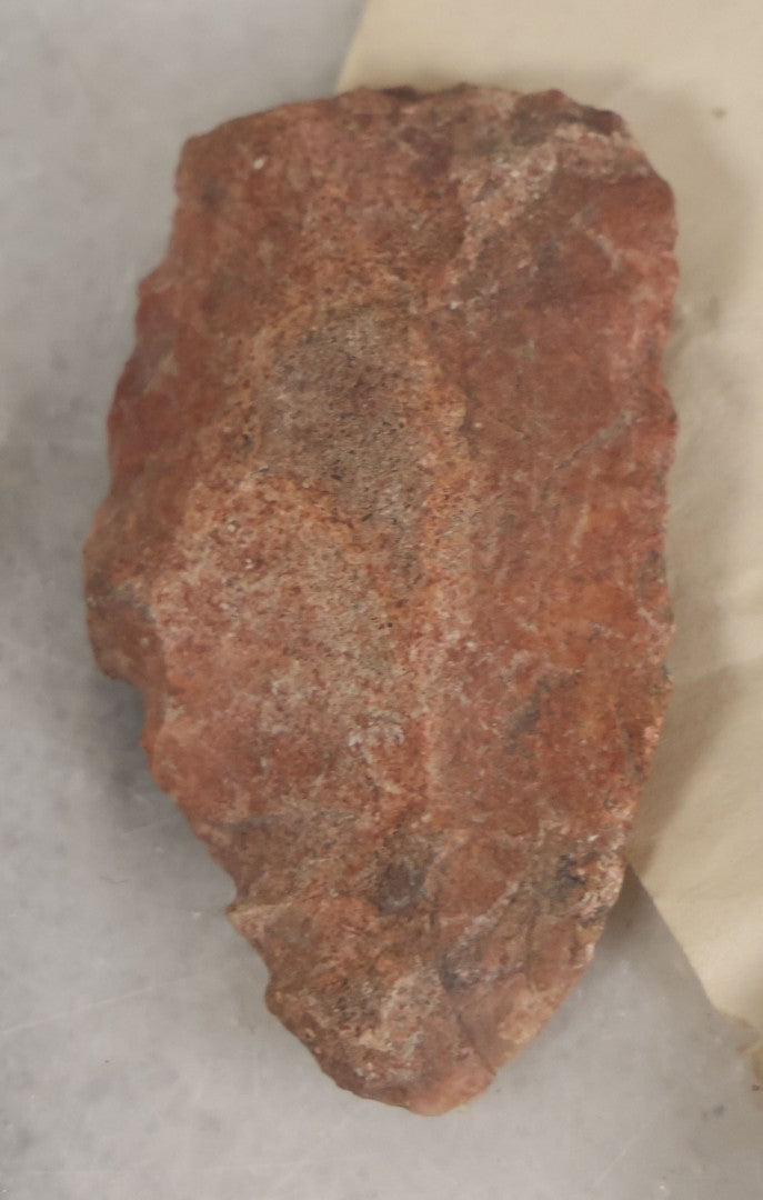 Lot 054 - Five Piece Grouping Of Indigenous Native American Indian Arrowheads And Tools With Handwritten And Typewritten Notations