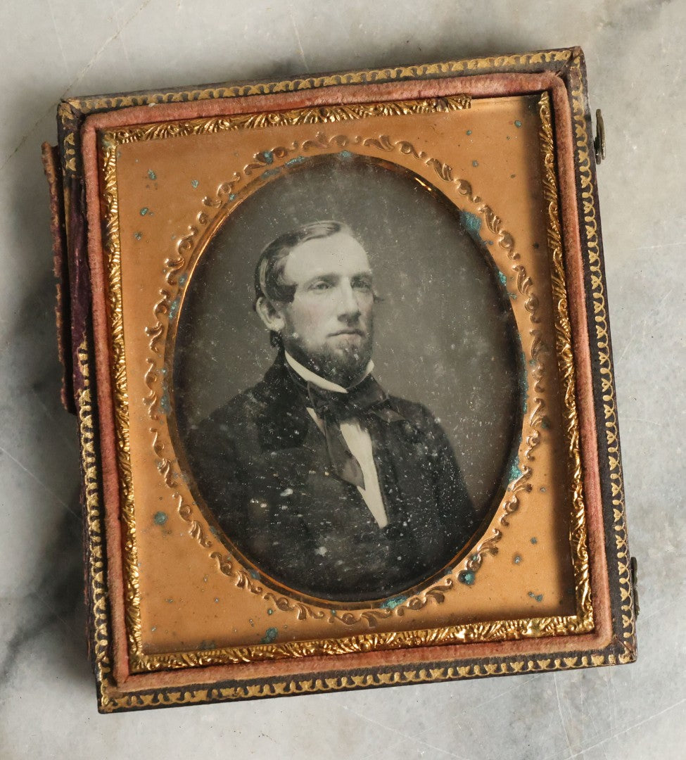 Lot 064 - Antique 1/6th Plate Daguerreotype Photograph Of Blond Man With Beard, Split Full Leatherette Union Case, Note Debris And Residue On Photo