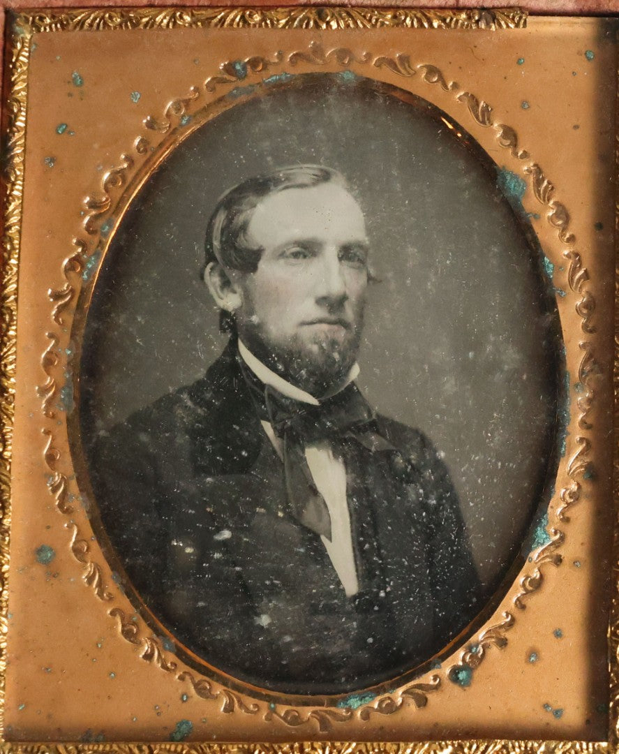 Lot 064 - Antique 1/6th Plate Daguerreotype Photograph Of Blond Man With Beard, Split Full Leatherette Union Case, Note Debris And Residue On Photo