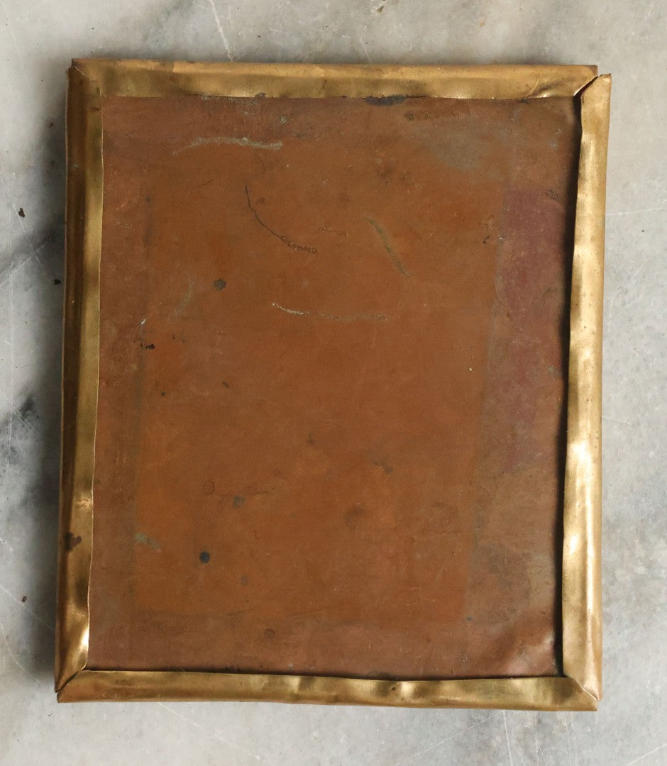 Lot 066 - Antique 1/6th Plate Daguerreotype Photograph Of Woman With Lace Collar And Lace Sleeves, Parted Hair, Sitting In Ornate Backed Chair, Note Residue And Wear On Photo. No Case.