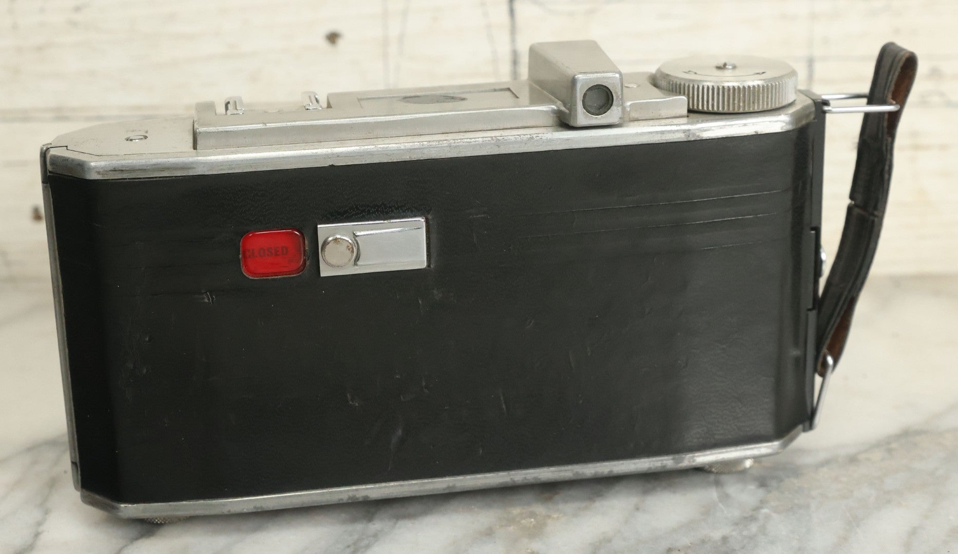 Lot 076 - Antique Universal Camera Corporation Roamer Folding Camera, With Instruction Booklet, Made In U.S.A.