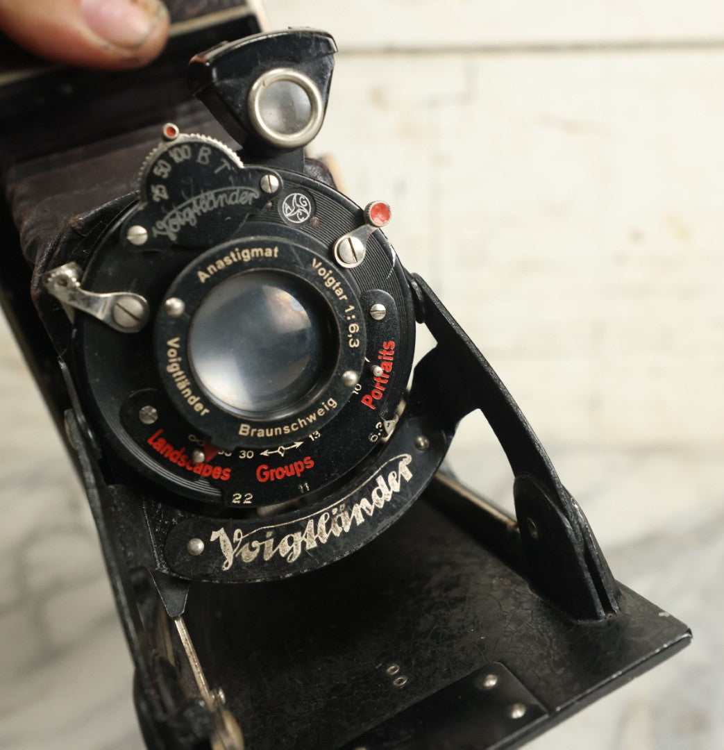 Lot 078 - Antique Voigtlander Folding Camera, Made In Germany