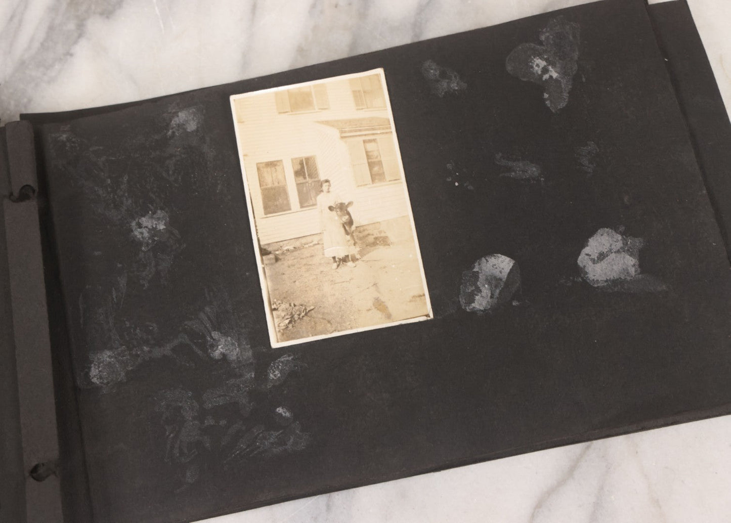 Lot 065 - Vintage Snapshot Photo Album With 95+ Photographs Of The Men And Women Of The 1920s Including Many Photos Of Lakeside Gatherings, Flappers, Swimsuits, And WWI Era Soldiers