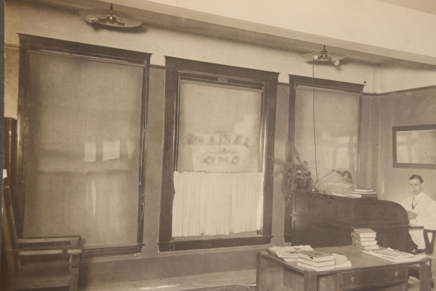 Lot 079 - Antique Boarded Occupational Photograph Of Reception Room Of The Office Of Dr. J.B. Ellis, D.M.D. (Doctor Of Medicine In Dentistry), Everett, Massachusetts, April 15, 1914