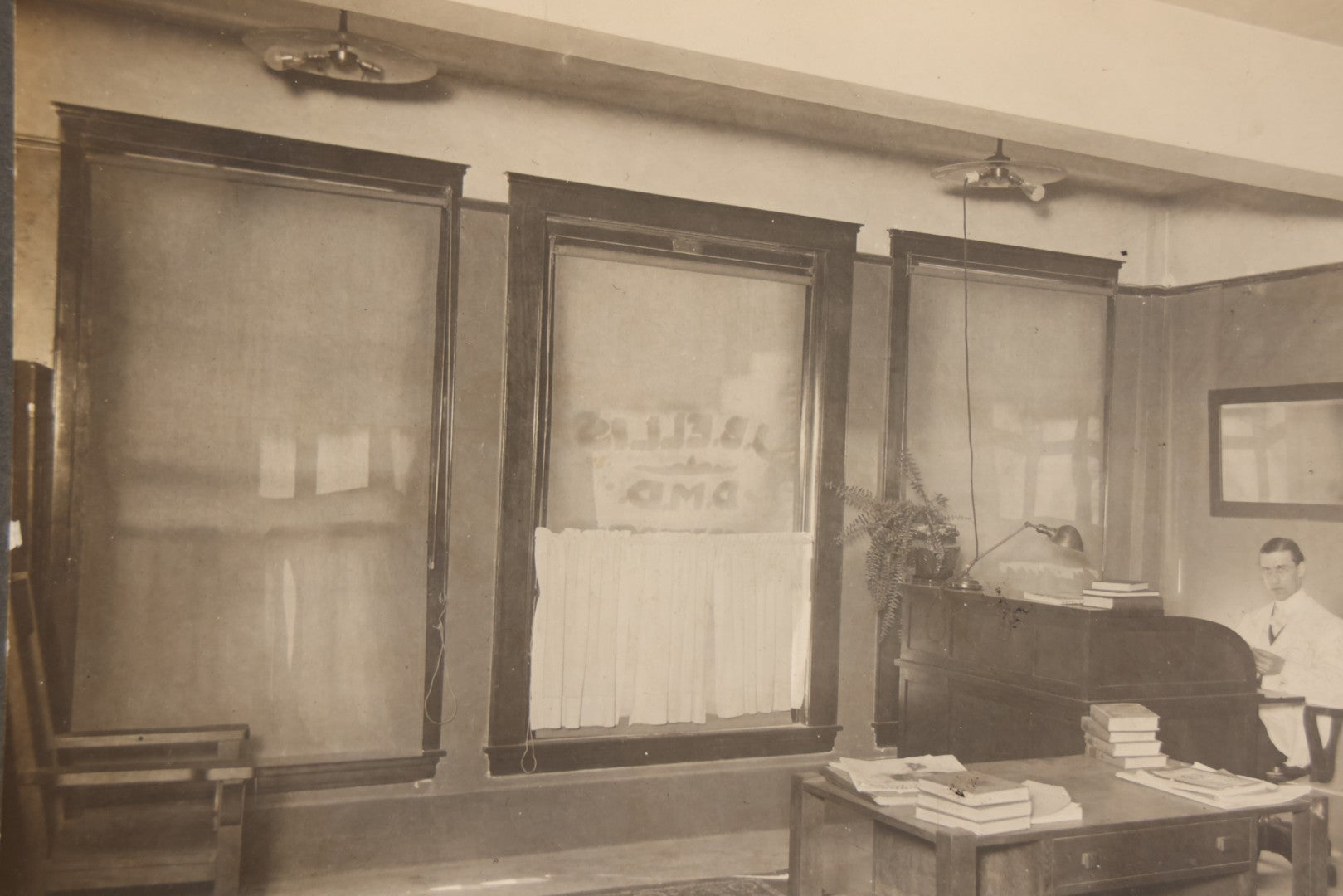 Lot 079 - Antique Boarded Occupational Photograph Of Reception Room Of The Office Of Dr. J.B. Ellis, D.M.D. (Doctor Of Medicine In Dentistry), Everett, Massachusetts, April 15, 1914