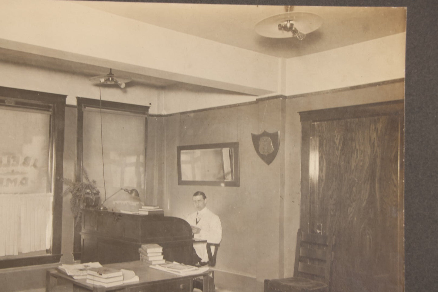 Lot 079 - Antique Boarded Occupational Photograph Of Reception Room Of The Office Of Dr. J.B. Ellis, D.M.D. (Doctor Of Medicine In Dentistry), Everett, Massachusetts, April 15, 1914