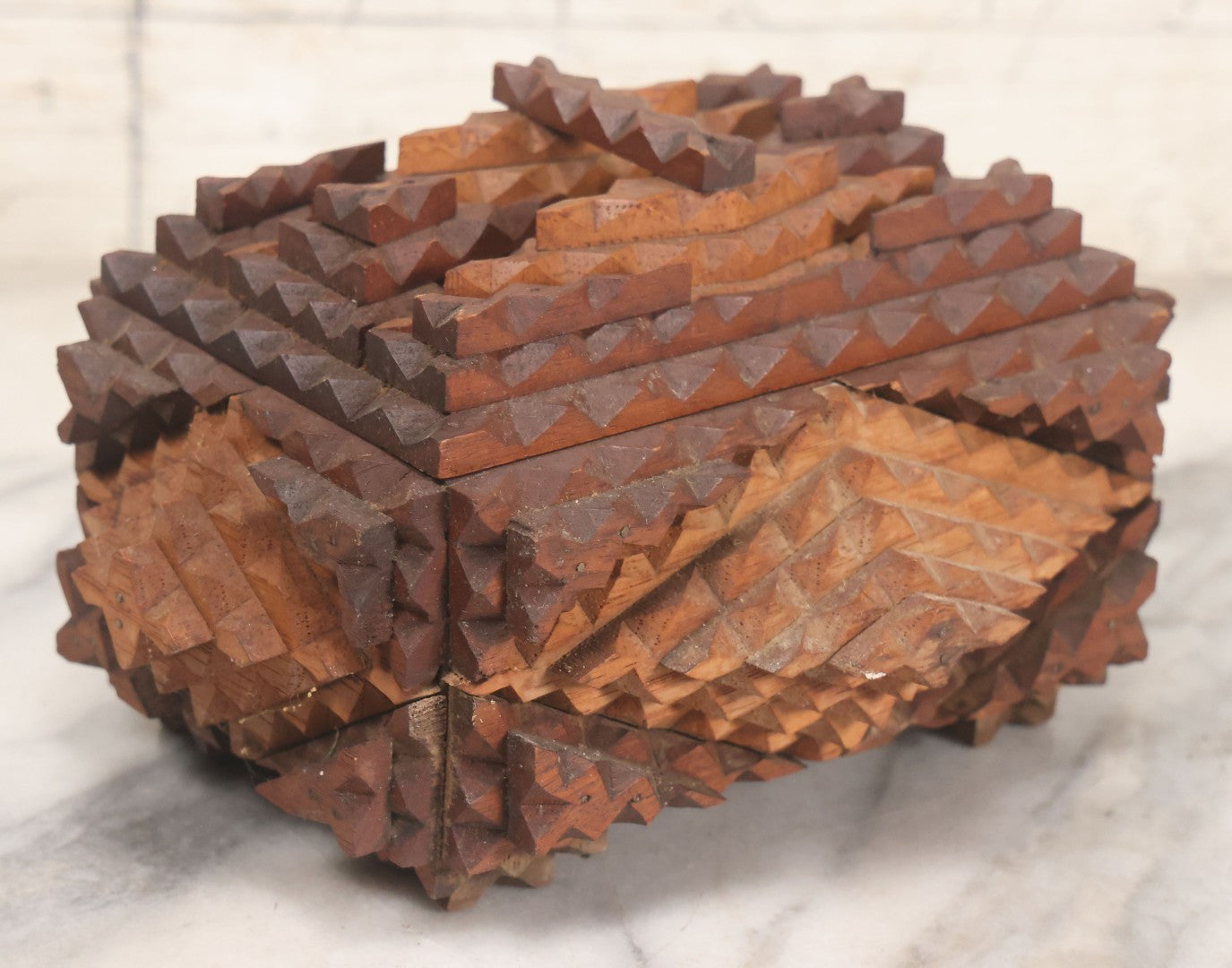 Lot 005 - Vintage Hand Carved Folk Art Tramp Art Wooden Storage Box With Lid And Feet